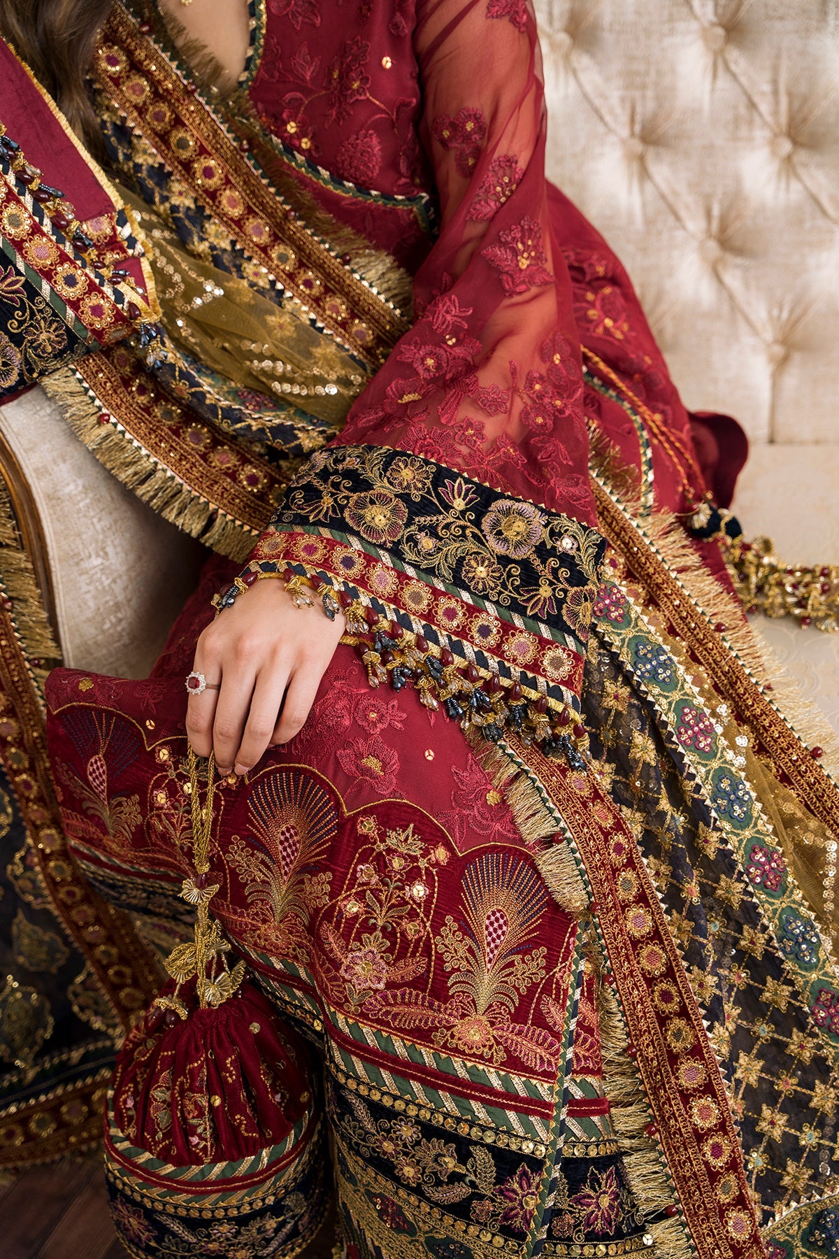 BAROQUE| CH12-07 - Maroon